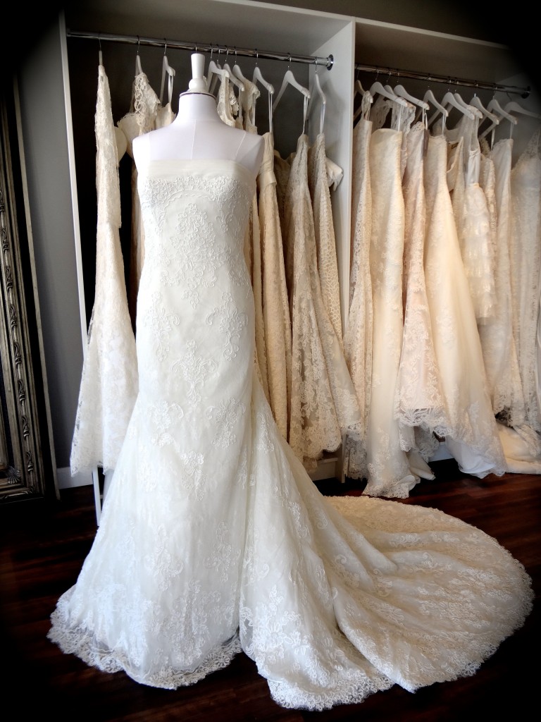 Mulhacen, La Sposa, available at Ready or Knot, Omaha